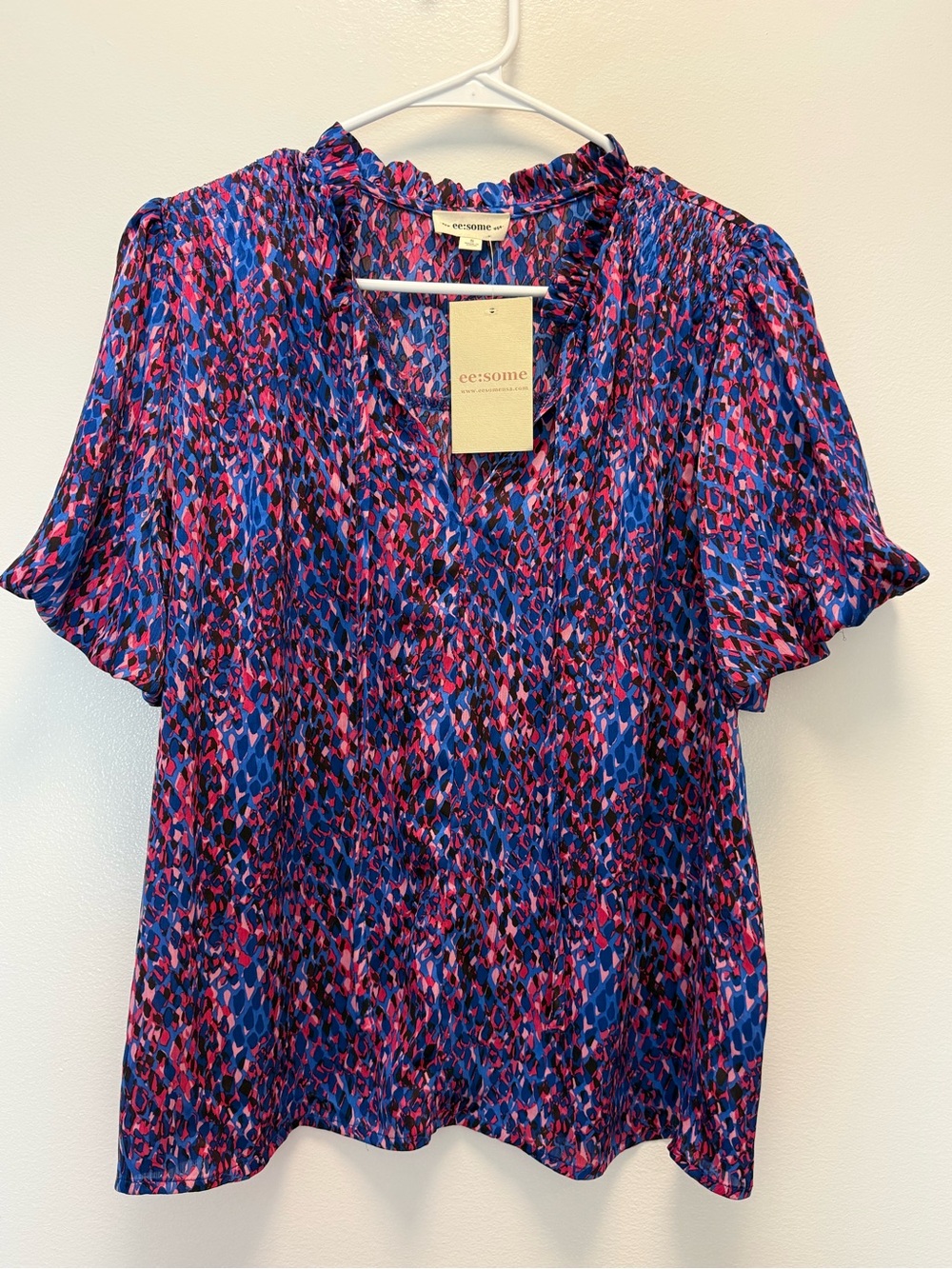eesome Pink and Blue Short Sleeve Printed Ruffle-Neck Blouse